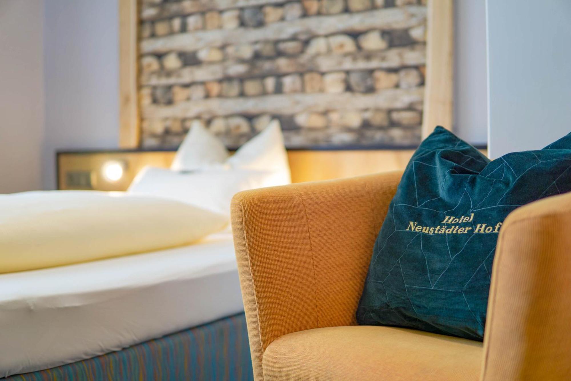 Hotel Neustaedter Hof Schwarzenberg  Bagian luar foto
