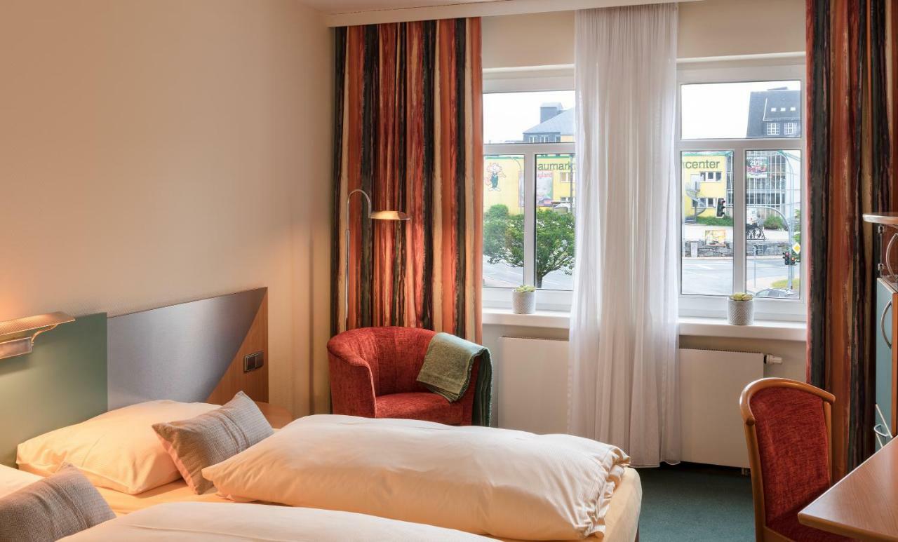 Hotel Neustaedter Hof Schwarzenberg  Bagian luar foto