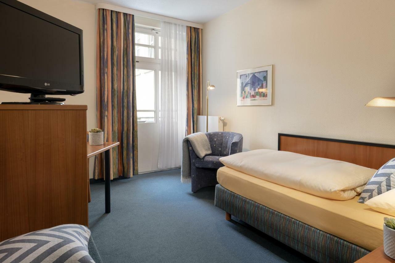 Hotel Neustaedter Hof Schwarzenberg  Bagian luar foto