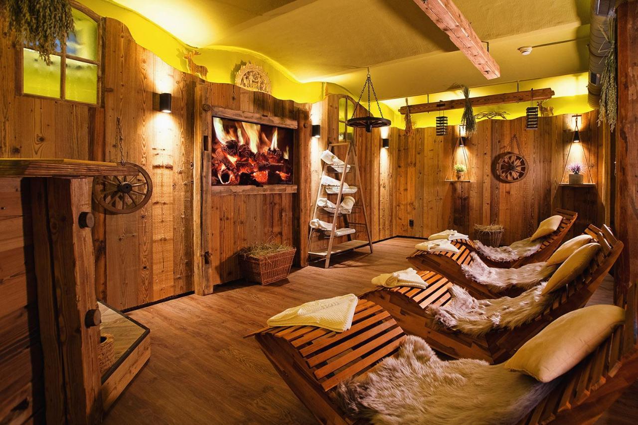 Hotel Neustaedter Hof Schwarzenberg  Bagian luar foto