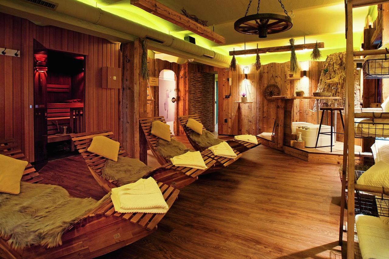 Hotel Neustaedter Hof Schwarzenberg  Bagian luar foto